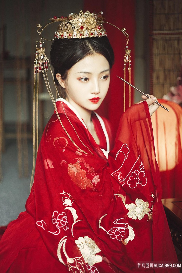 玉堂金闺闲听落花