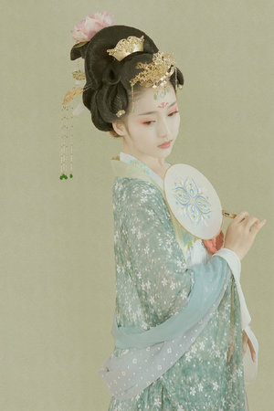 和朋友的母亲在外地工作怎么办