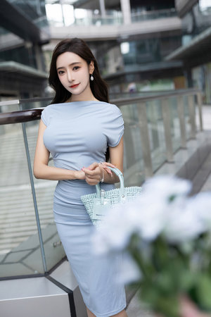 老妇与小伙子性生交