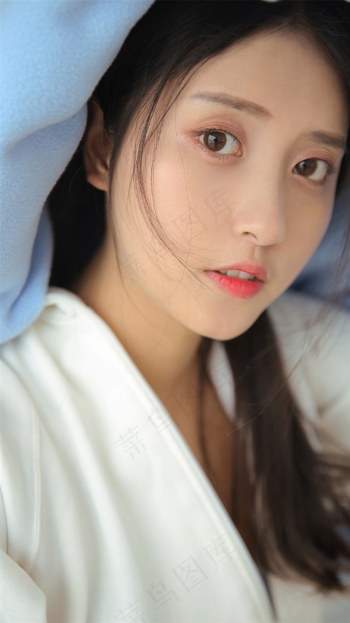 女人洗澡不关门