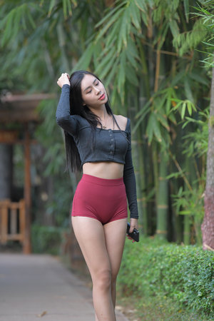 小樱玉足榨精footjob