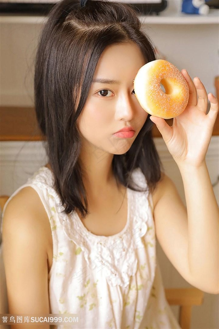 爱丽丝梦游仙境电影免费观看