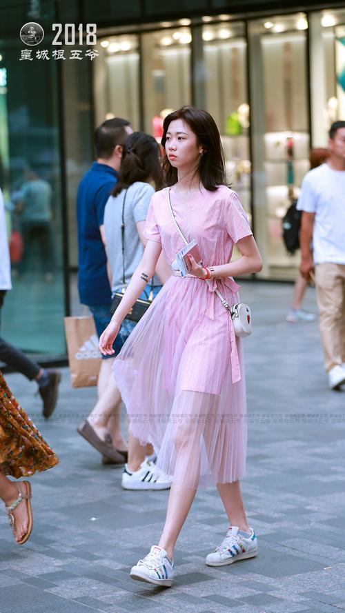 日本地铁里被强A片在线观看