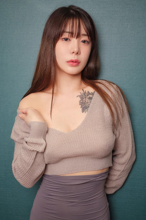 卡通美女脱内衣