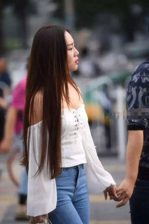 热情的邻居在线播放