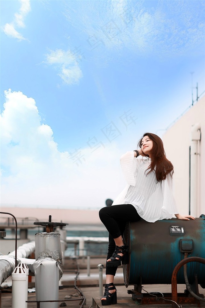 蹂躏极品白丝美腿玉足校花