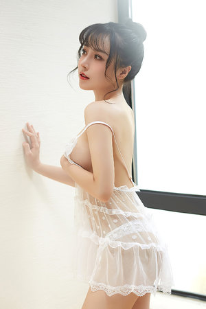 利智a级露全乳照