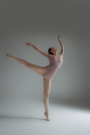 秦先生第三部翘臀长发在线观看