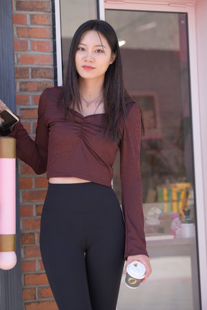 杨幂穿透视裙 宣告身体掌控权