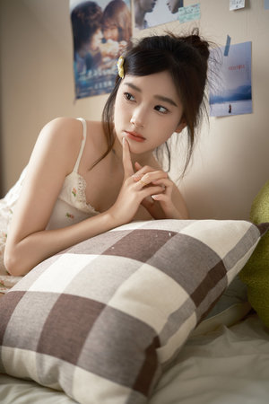 乳胶衣后开到腰+裆部拉链好穿么