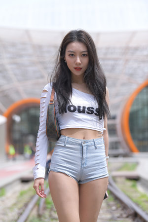 女被男机器人太快了h