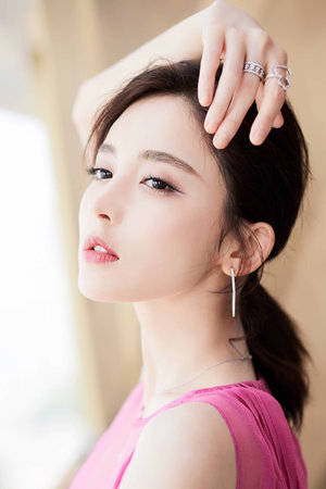 美女解开奶罩让男人揉