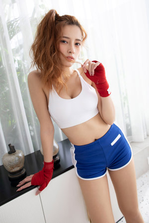 女人张开腿等男人桶免费视频