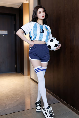 年轻的女老师电影