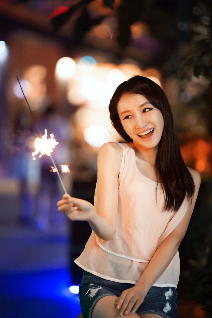 忍着娇喘人妻被中出中文字幕