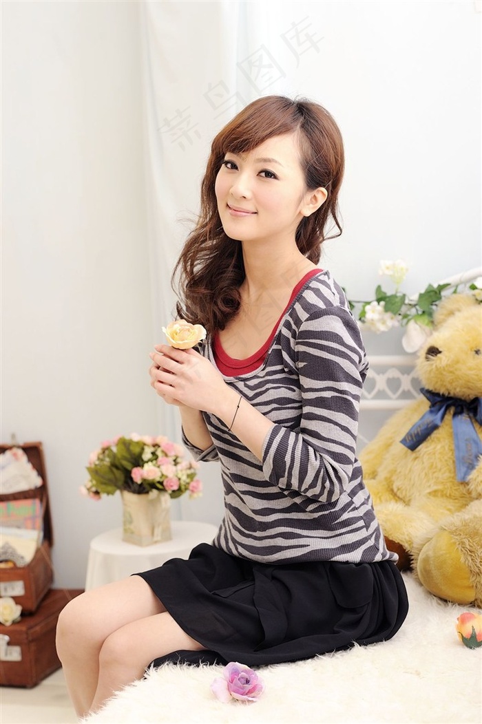 被多人强迫玩弄到高潮H漫画