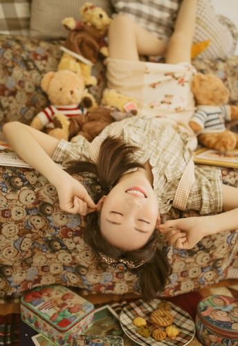 美女来了视频观看免费的