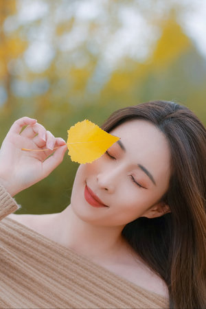 好爽~~~嗯~~~再快点视频