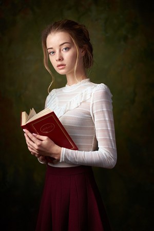 娇妻穿超短裙暴露h