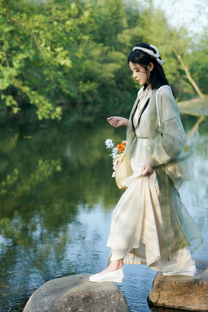 步步高三级影院