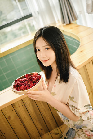 她与谎言免费观看