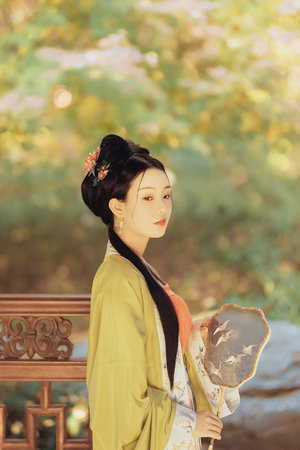 哪里可以看李知恩iu给人口资源